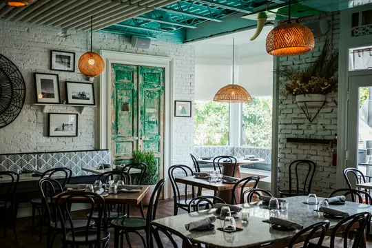 Vagabond — International restaurant in Washington D.C.