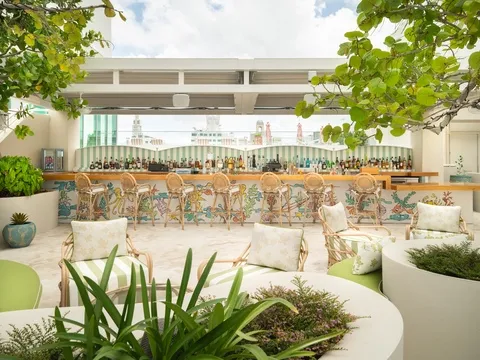 Vilebrequin La Plage — French restaurant in Miami