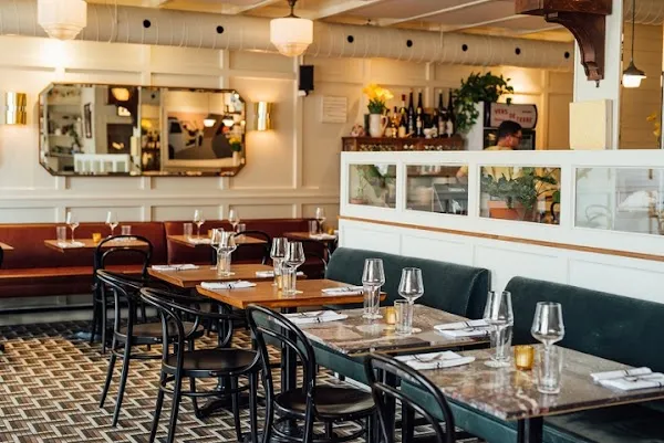 Vin Mon Lapin — Canadian restaurant in Montréal