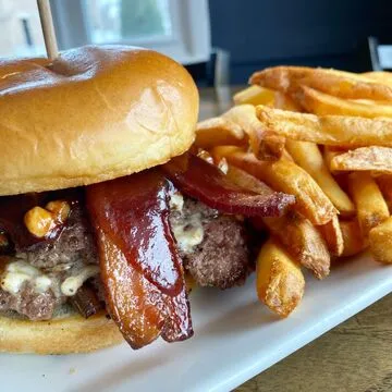 W Bar Bistro — American restaurant in Cincinnati
