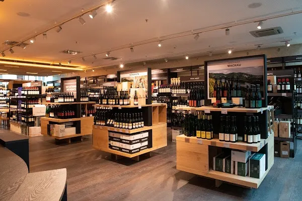 Wein & Co Restaurant & Shops — Austrian restaurant in Wien