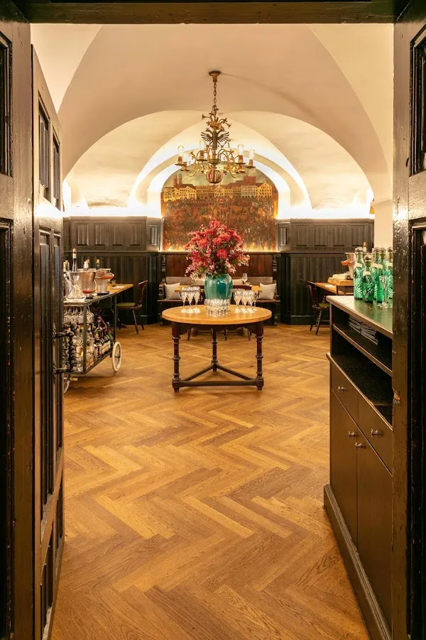 Weinhaus Neuner — German restaurant in München