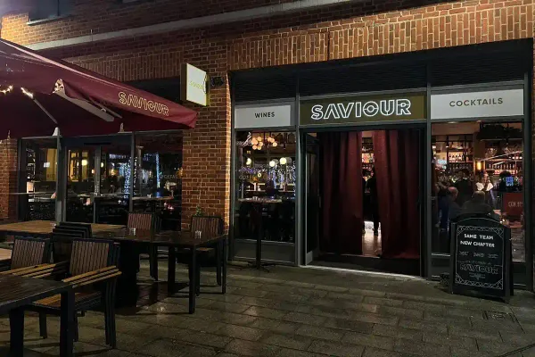 Wokingham Saviour — Bar restaurant in Wokingham
