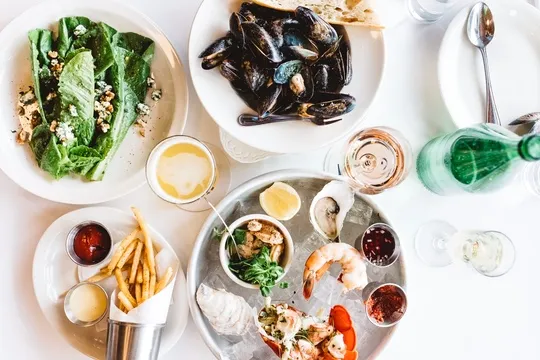 Woodford Food & Beverage — American restaurant in Portland