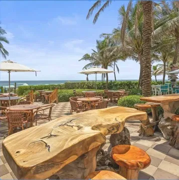 Zoe's Beachside Grill — American Fusion restaurant in Pompano Beach